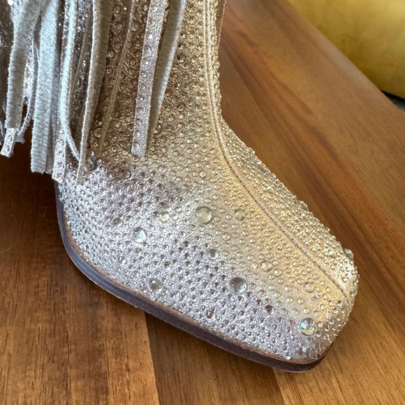 Jessica Simpson Asire2 Champagne Fringe Heeled Boots - Picture 7 of 13